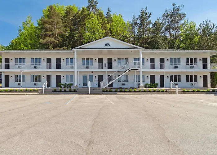 Bay Inn Of Petoskey
