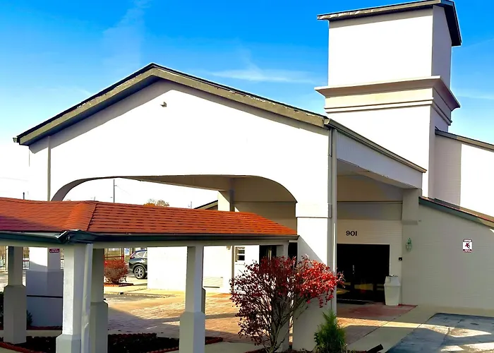 Ramada By Wyndham Columbia Hotel
