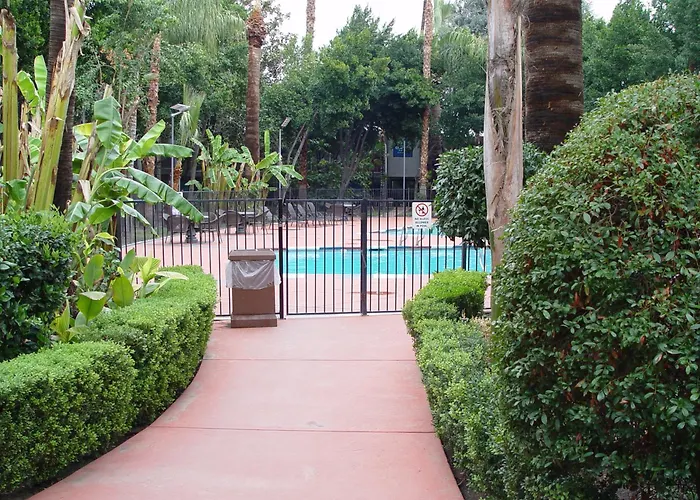 Hiltop Hotel Bakersfield