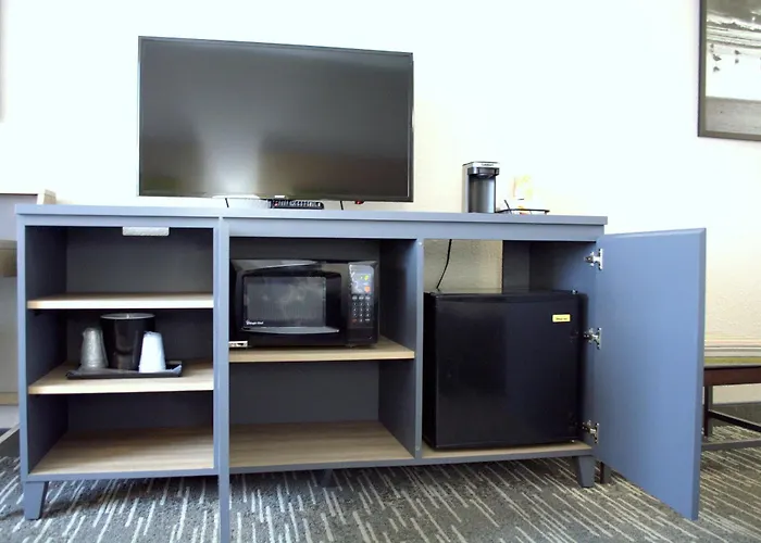 Country Inn & Suites By Radisson, Port Clinton, Oh