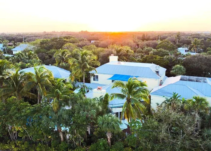 The Caribbean Court Boutique Hotel Vero Beach