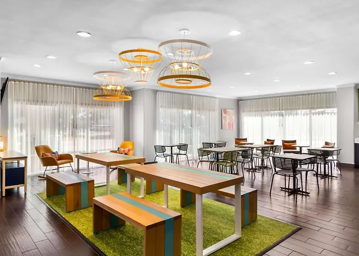 Spark By Hilton Pearland