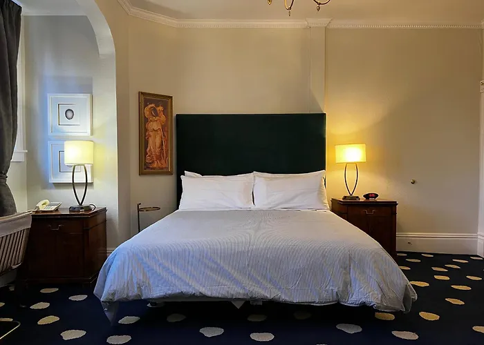 Sterling Hotel