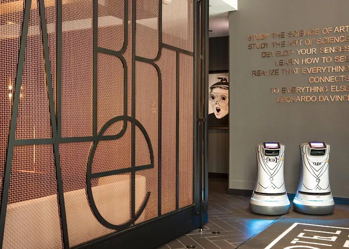 Hotel Emc2, Autograph Collection Chicago