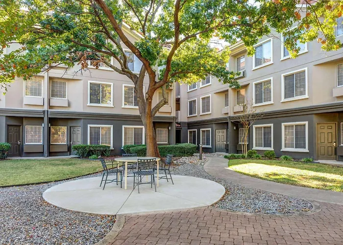 La Quinta By Wyndham Dallas Dfw Airport North Irving