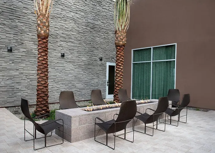 Courtyard By Marriott Mesa At Wrigleyville West