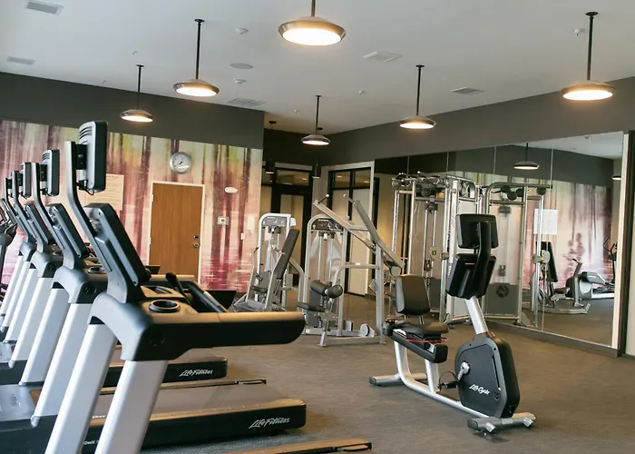 Courtyard By Marriott Elkhart Hotel