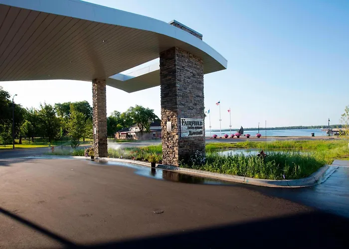 Fairfield Inn & Suites By Marriott Detroit Lakes