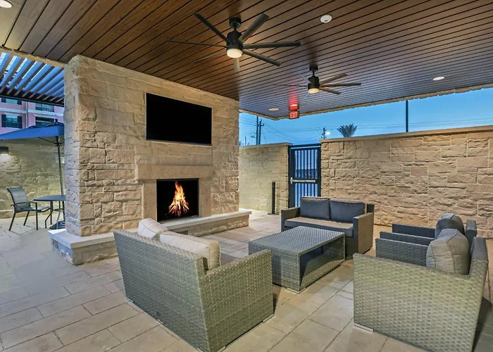 Fairfield Inn & Suites Houston Memorial City Area