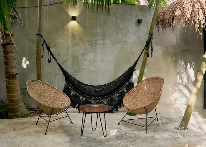 Amor Rooms