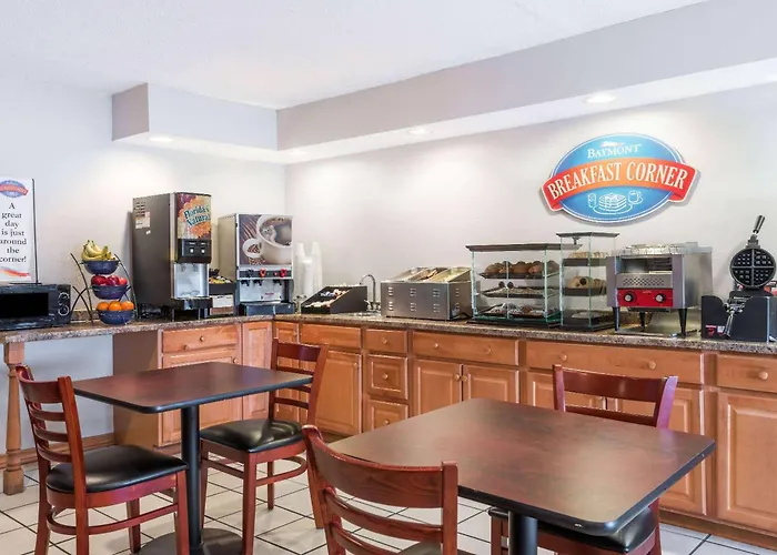 Baymont By Wyndham Cambridge Hotel