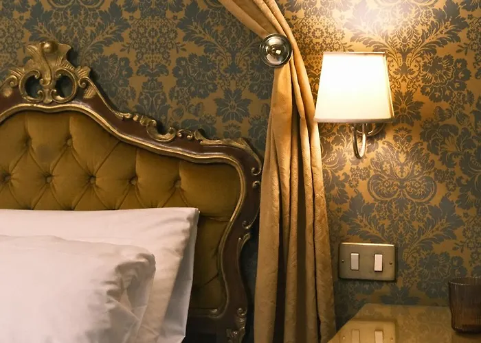 Ll H O T E L S A N G A L L O Ll Hotel Venice