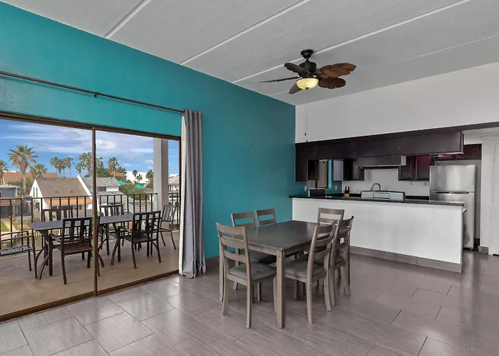 Windwater Hotel And Marina