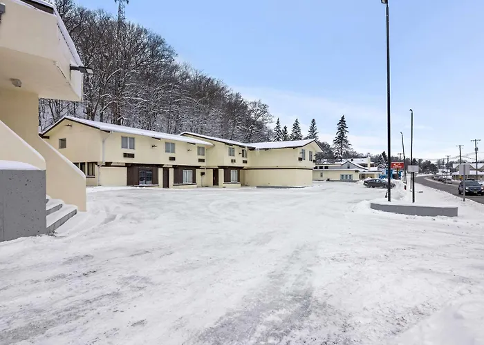 Econo Lodge Manistee
