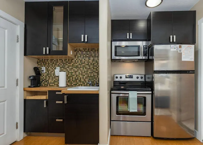 The Flagstone Boutique Inn & Suites
