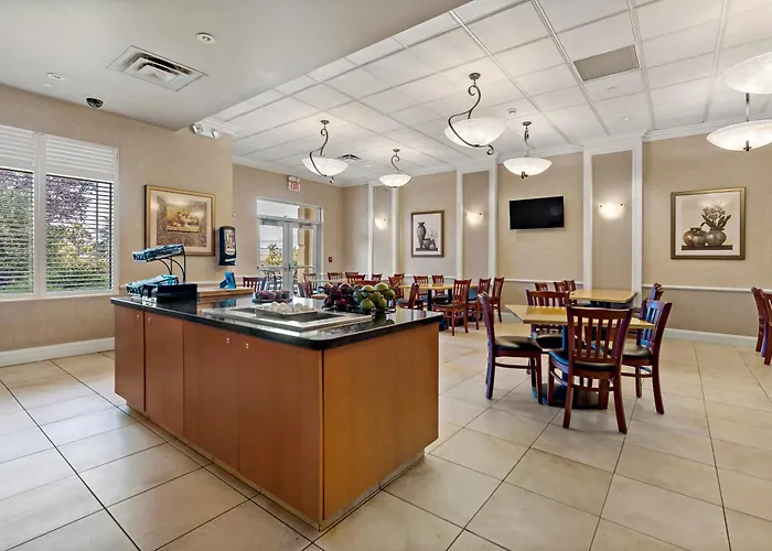 The Inn At Charles Town / Hollywood Casino