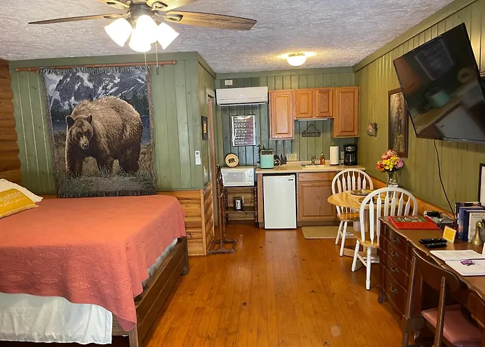 Mountain Aire Cottages, Inn, & Glamping