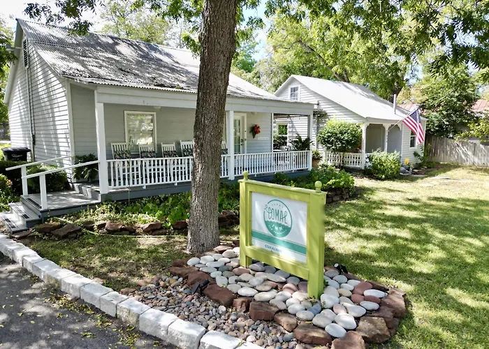 Comal Inn