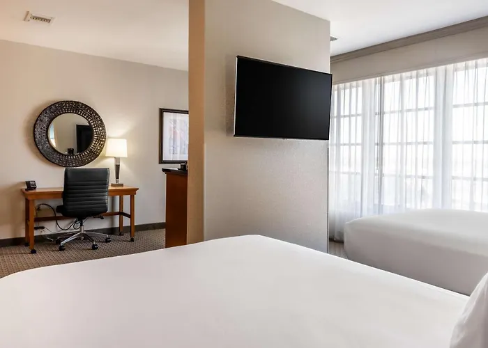 Drury Plaza Hotel Broadview Wichita