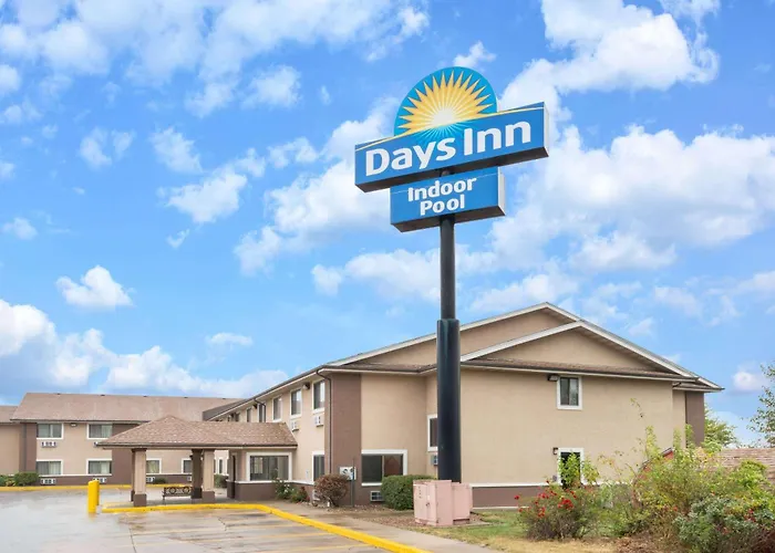 Days Inn By Wyndham Topeka