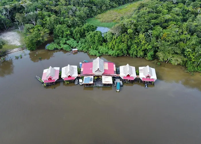 Amazon Oasis Floating Lodge Iquitos