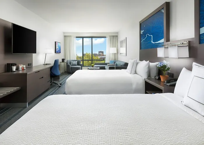 Courtyard By Marriott Boston Cambridge Hotel