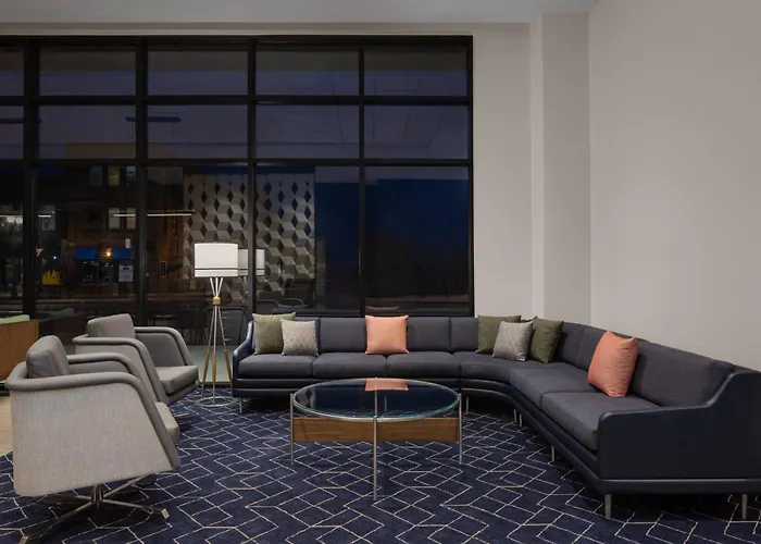 Courtyard By Marriott Lansing Downtown