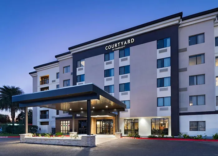 Courtyard By Marriott Laredo Hotel