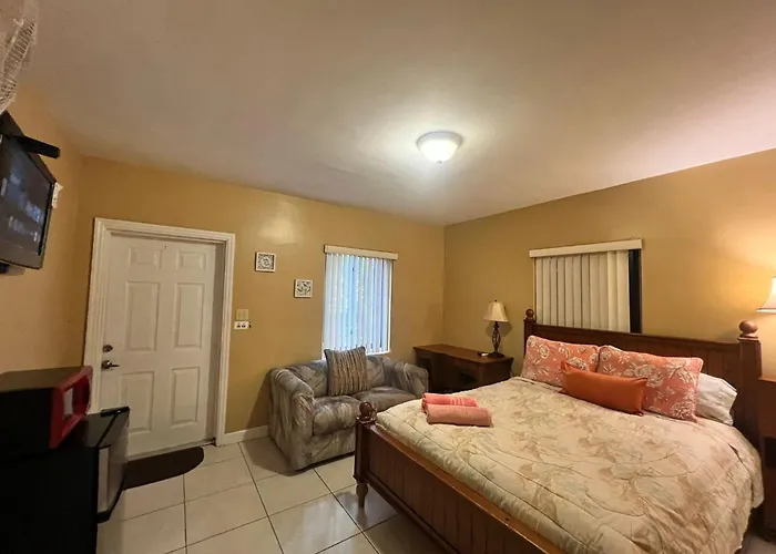 Royal Poinciana Stay Miami Springs