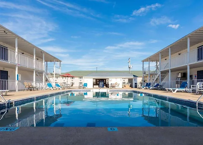 Angel Inn Near Imax, A Travelodge By Wyndham Branson