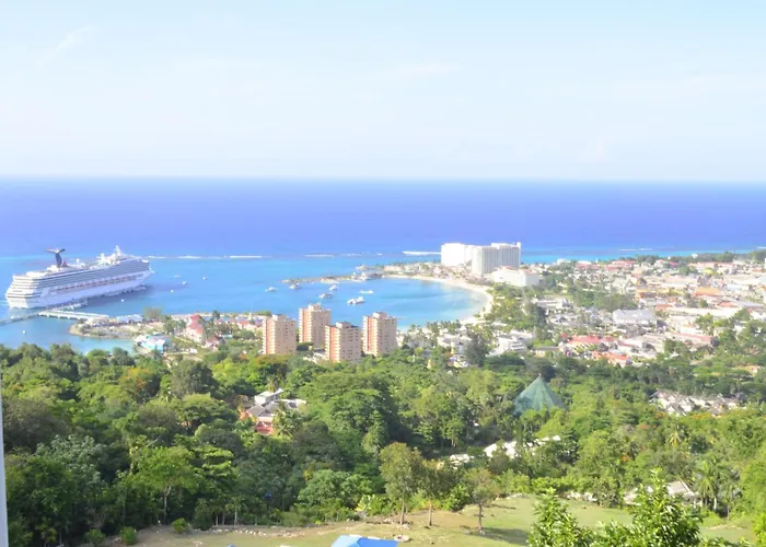 Pink Rock Inn Bed And Breakfast Ocho Rios
