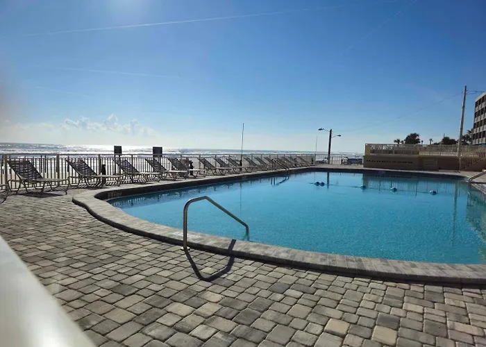 Turquoise Beach Retreat With Amazing Pools -King Bed Daytona Beach