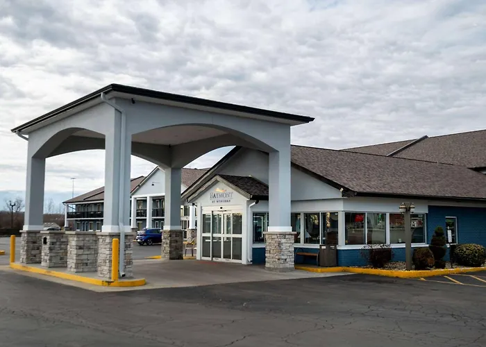 Baymont By Wyndham Effingham Hotel