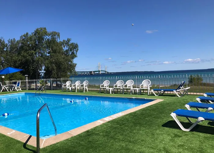 Riviera Motel Mackinaw City