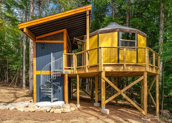 Trekker, Treehouses Cabins And Lodge Rooms Lake George