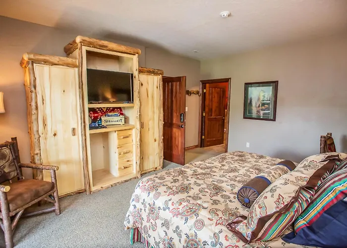 Sterling & Sage Hotel Chama