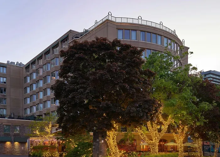 Courtyard By Marriott Halifax Downtown Hotel