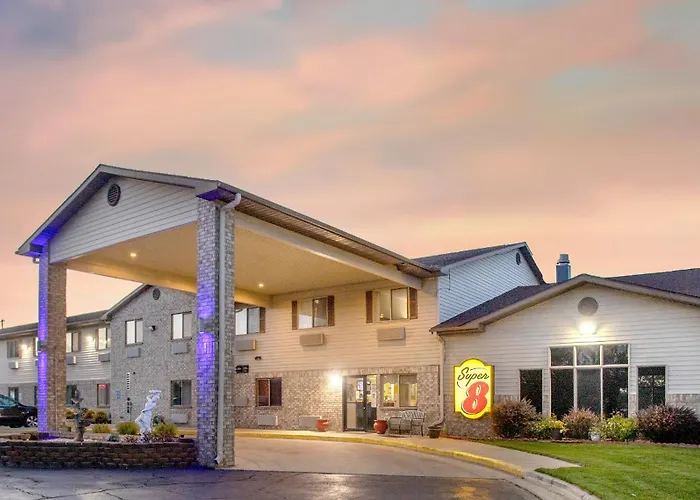 Super 8 By Wyndham Big Rapids Motel