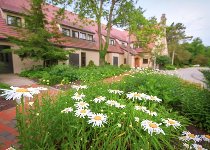 Potawatomi Inn & Cabins Angola