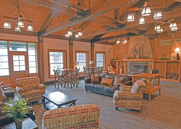 Abe Martin Lodge & Cabins Nashville