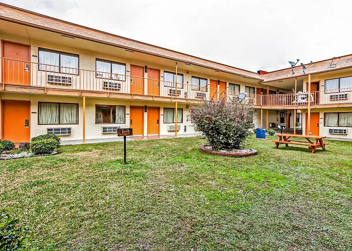 Oyo Hotel Lake Charles Hwy 10