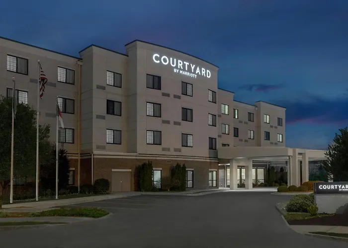 Courtyard By Marriott Salisbury Hotel