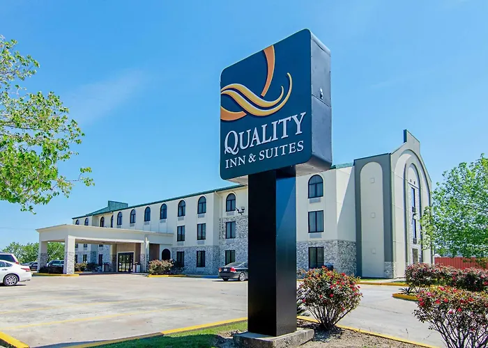 Quality Inn & Suites Near Tanger Outlet Mall Gonzales