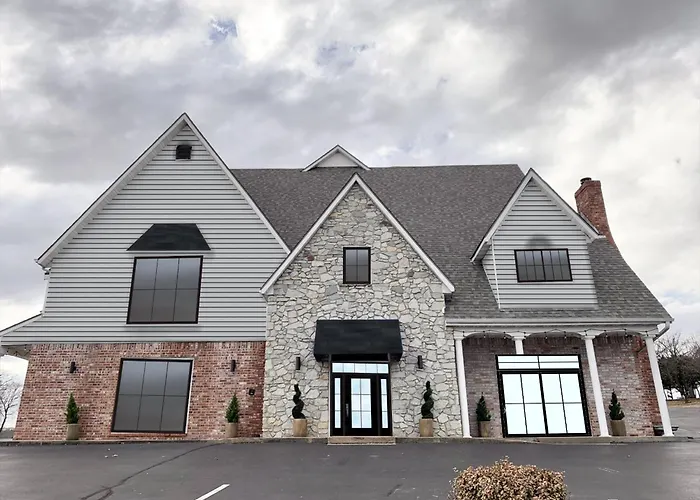 Seven Gables Inn Branson