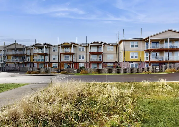 Top Floor - All The Views - 2 Bed 2 Bath Apartment In Westport