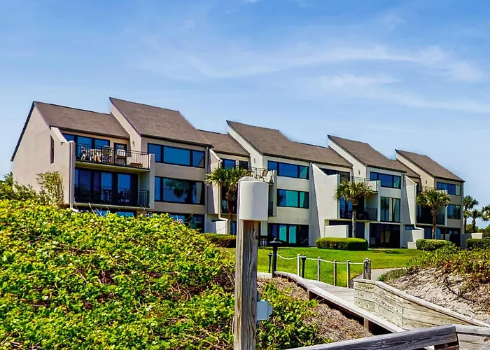 Renovated Condo With Easy Beach Access, Balcony, Pool & Spectacular Ocean Views Franklintown