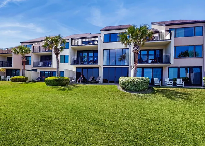 Renovated Condo With Easy Beach Access, Balcony, Pool & Spectacular Ocean Views Franklintown