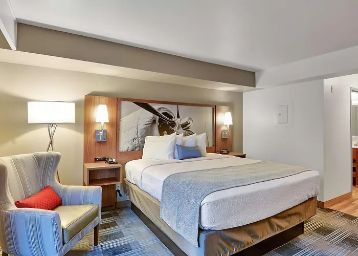 Executive Residency By Best Western Navigator Inn & Suites Everett