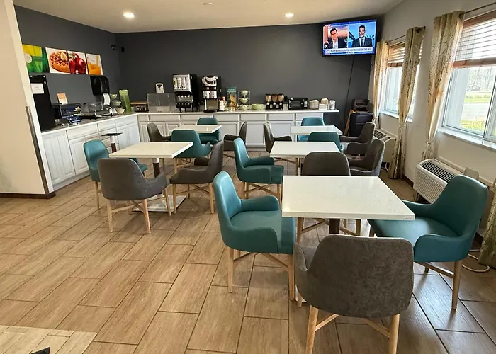 Quality Inn & Suites Eau Claire University Area