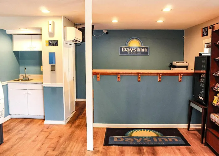 Days Inn By Wyndham Little River